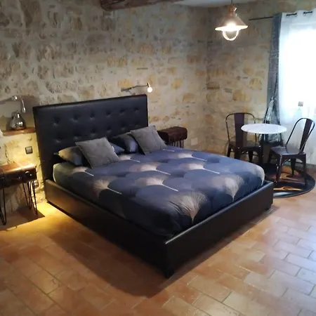 Artemia Maison Vigneronne - D Hotes-b&b-piscine Sigean