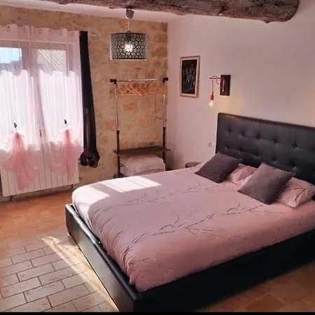 Artemia Maison Vigneronne A 3* Sigean