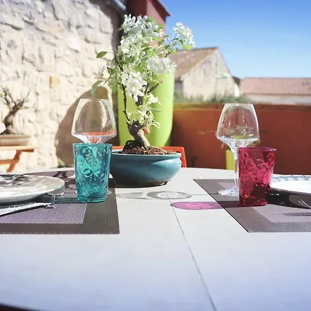 Artemia Maison Vigneronne - D Hotes-b&b-piscine Sigean