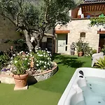 Artemia Maison Vigneronne - D Hôtes-b&b-piscine Et Sigean