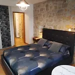 Artemia Maison Vigneronne - D Hotes-b&b-piscine Et Panzió 4*