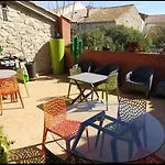Artemia Maison Vigneronne - D Hotes-b&b-piscine Et 4*
