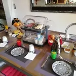 Artemia Maison Vigneronne - D Hotes-b&b-piscine Et Sigean