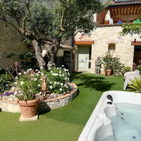 Artemia Maison Vigneronne - D Hotes-b&b-piscine سيجيان