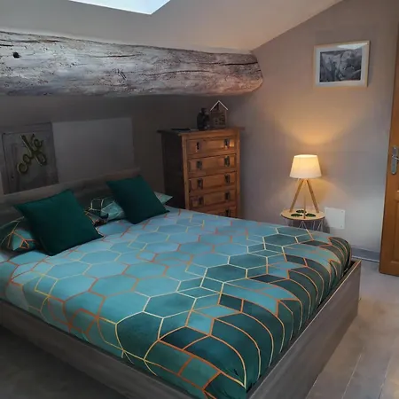 Artemia Maison Vigneronne - D Hotes-b&b-piscine