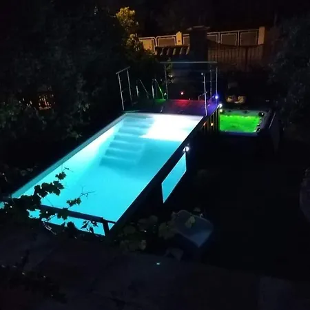 فندق مبيت وإفطار Artemia Maison Vigneronne - D Hotes-b&b-piscine