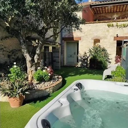 Artemia Maison Vigneronne A 3*