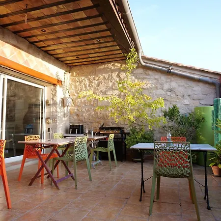 Artemia Maison Vigneronne - D Hotes-b&b-piscine فندق مبيت وإفطار 4*