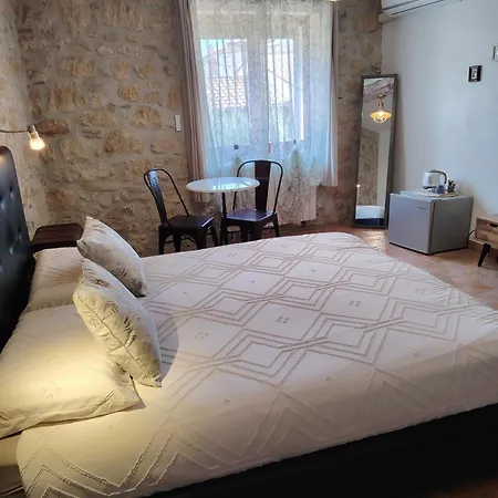 Artemia - D Hotes Labellisee Massages-piscine-climatisation 4*