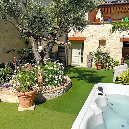 Frühstückspension Artemia - D Hotes Labellisee Massages-piscine-climatisation 4*