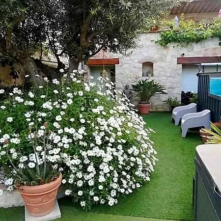Artemia - D Hotes Labellisee Massages-piscine-climatisation Sigean
