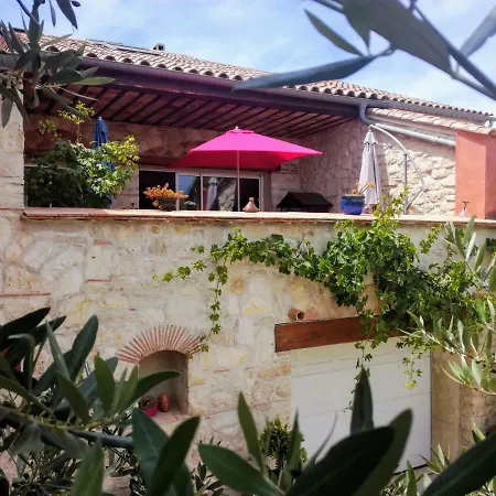 Artemia Maison Vigneronne - D Hotes-b&b-piscine 4* سيجيان