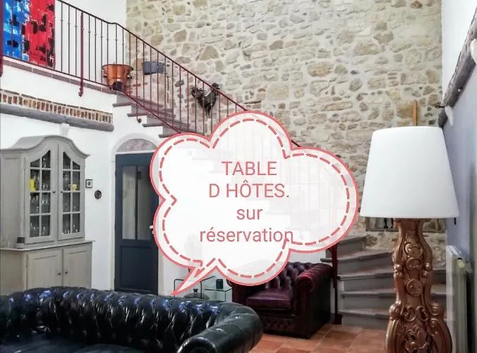 Artemia Maison Vigneronne - D Hotes-b&b-piscine Et Bed and breakfast