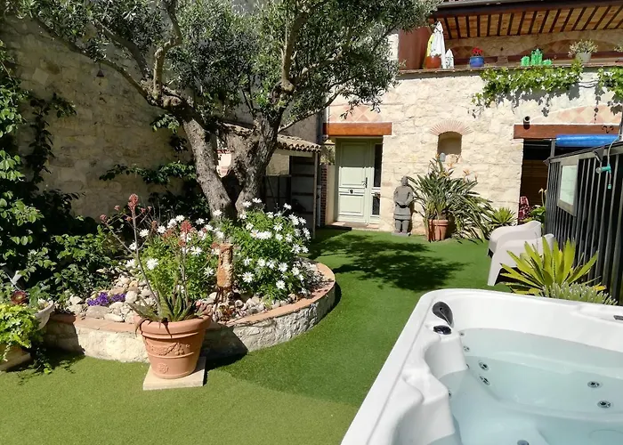 Artemia Maison Vigneronne - D Hôtes-b&b-piscine Et Sigean