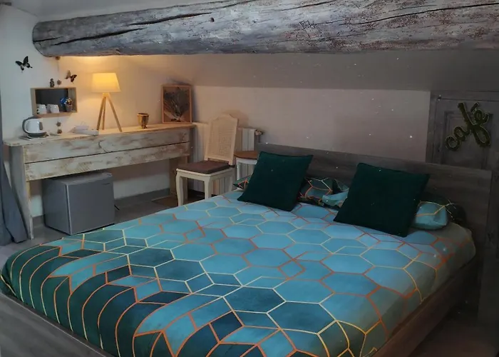 Artemia Maison Vigneronne - D Hôtes-b&b-piscine Et Couette-café